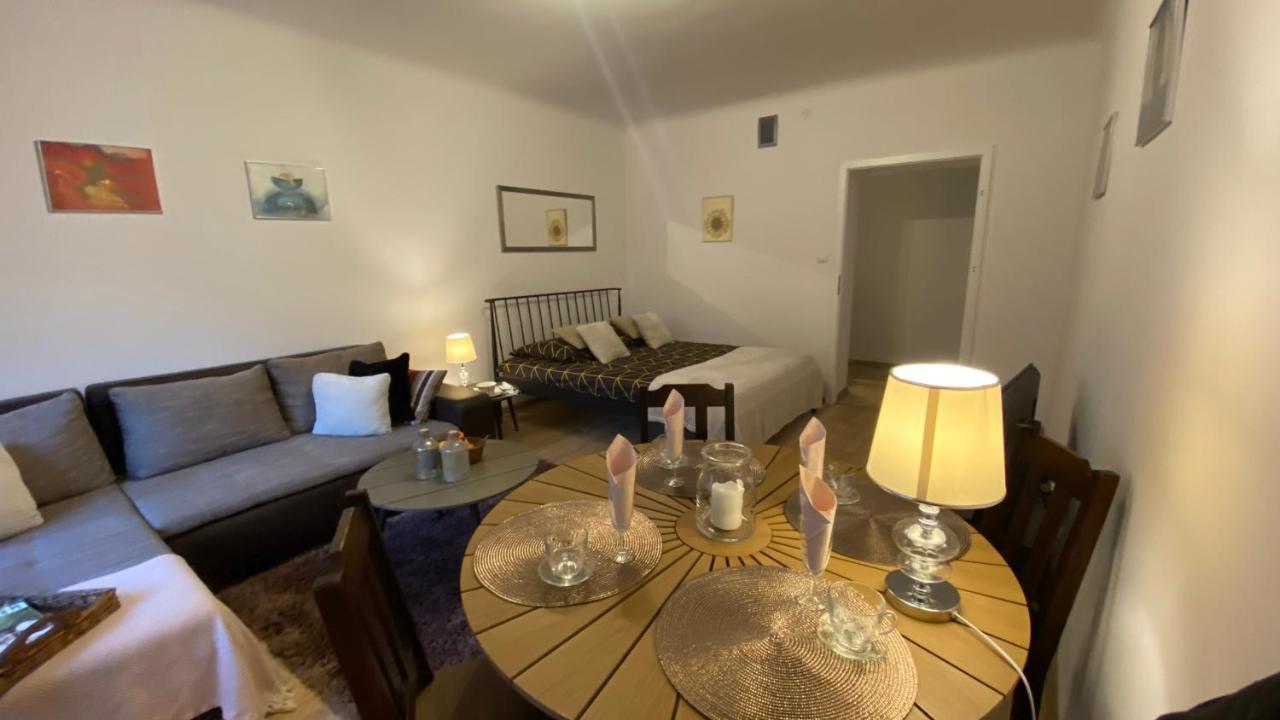 Апартаменты Apartament Arsenal Варшава Экстерьер фото