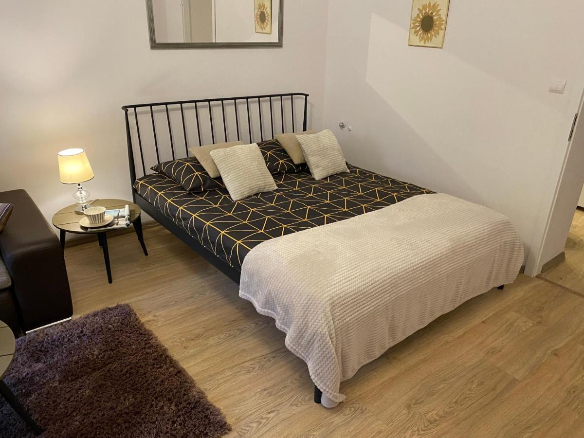 Апартаменты Apartament Arsenal Варшава Экстерьер фото